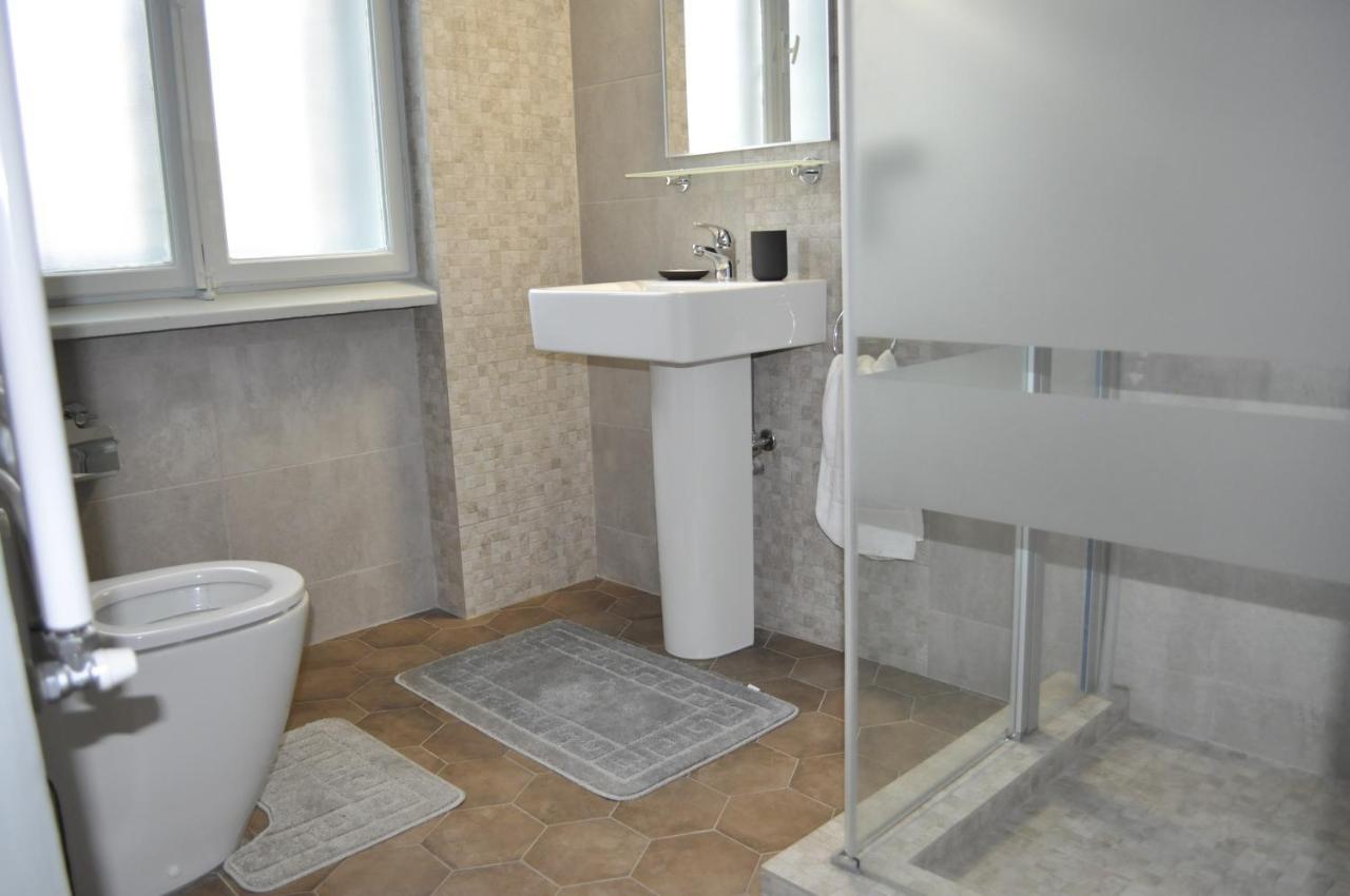 בוקרשט Hotel Triumf מראה חיצוני תמונה