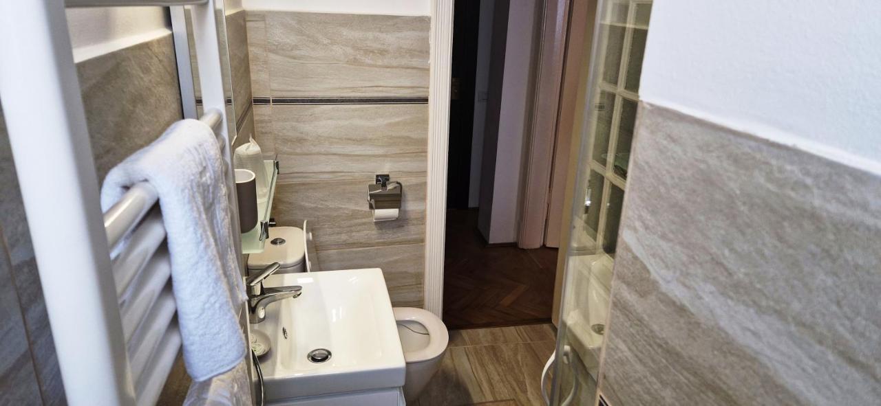 בוקרשט Hotel Triumf מראה חיצוני תמונה